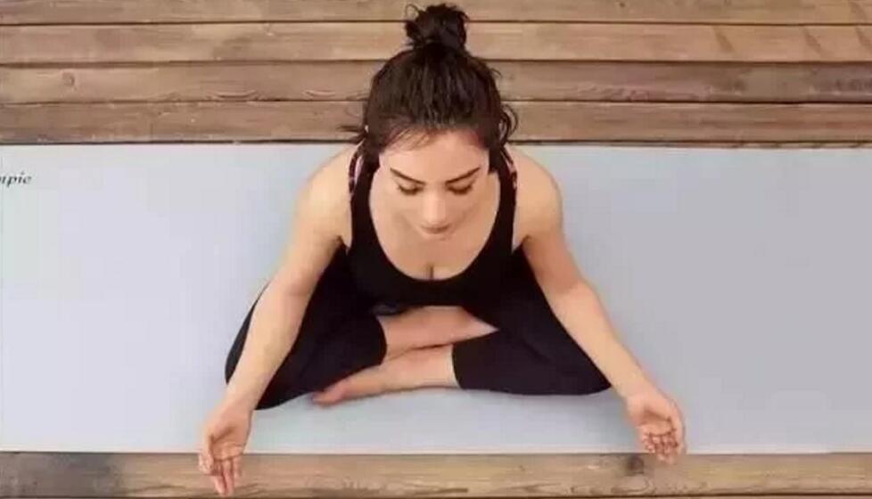 瑜伽练习如何保持稳定坐姿